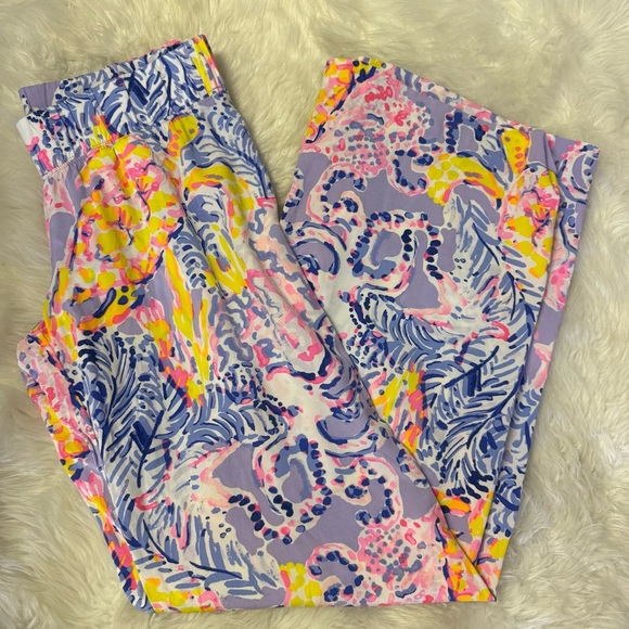 Lilly Pulitzer Wide Leg Pants XS Multicolor Tropical Print Rayon 34” Inseam - Picture 6 of 6